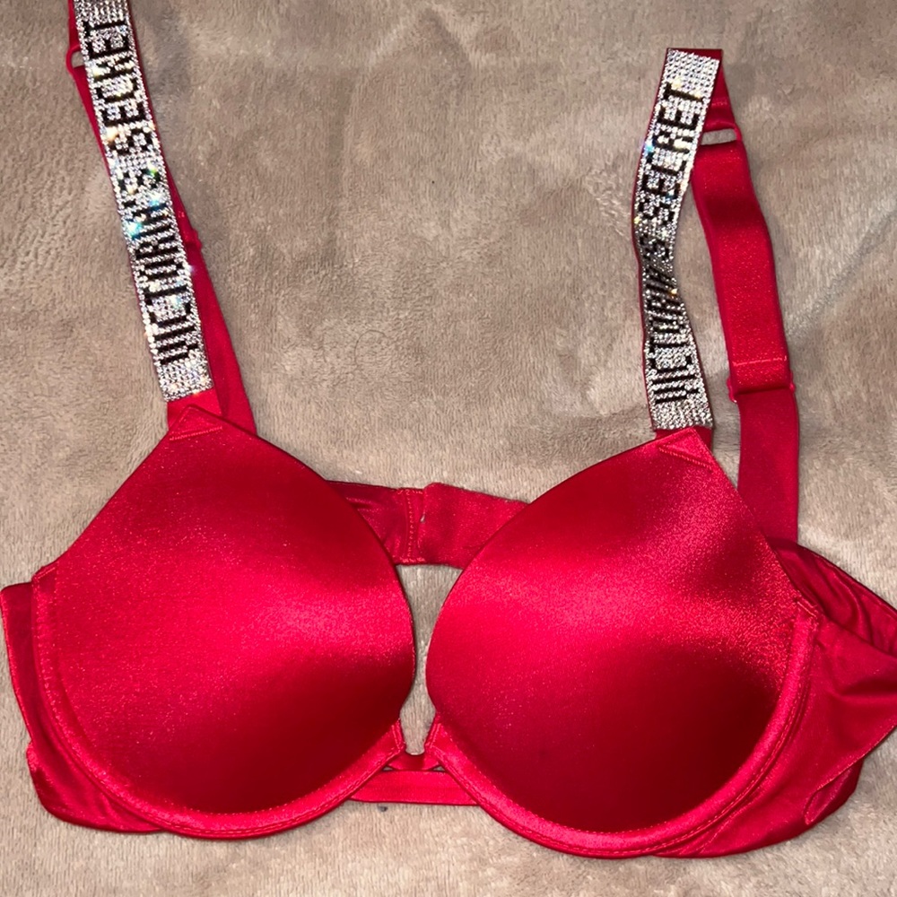 Victoria’s Secret red push up bra❤️ 32B (never worn)